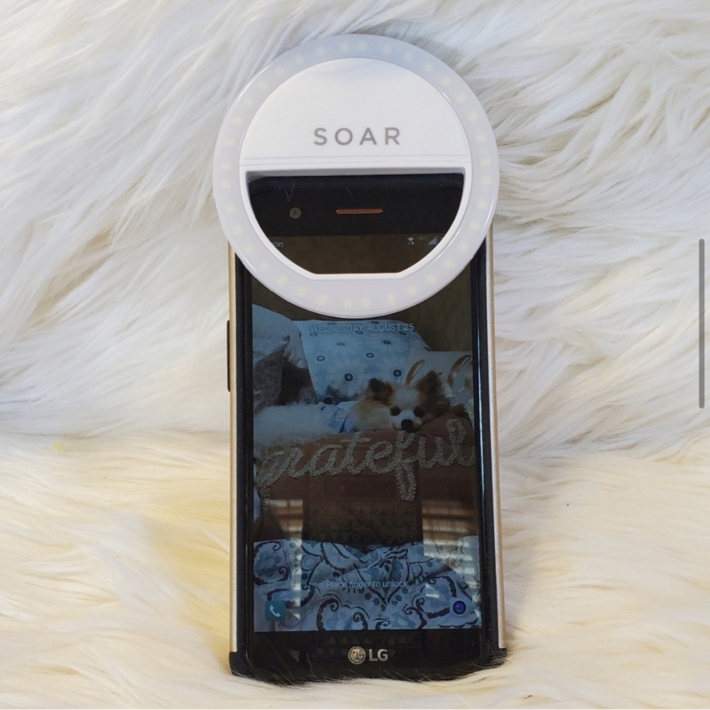 SOLD 🆕 SOAR Tech Elevated Clip-On Selfie Ring Light - Picture 3 of 4